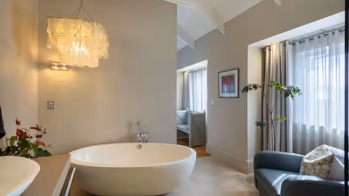 To Let 1 Bedroom Property for Rent in Thesen Islands Western Cape